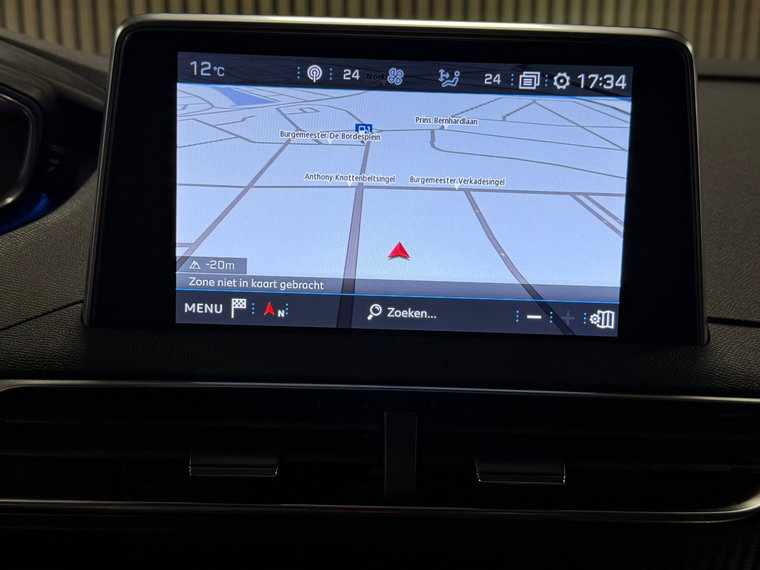 Vehicle Image 25