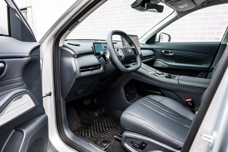 Vehicle Image 18