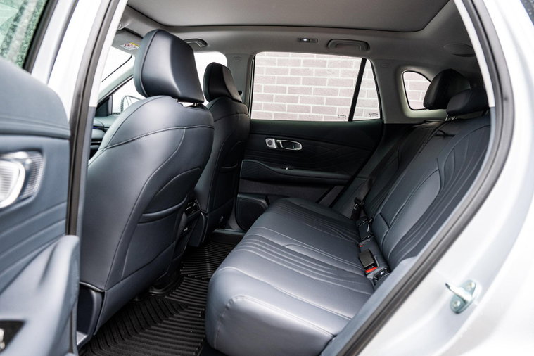 Vehicle Image 8