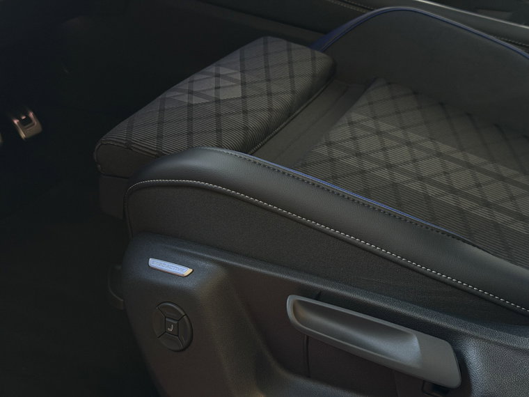 Vehicle Image 27