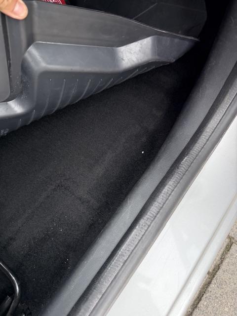 Vehicle Image 25