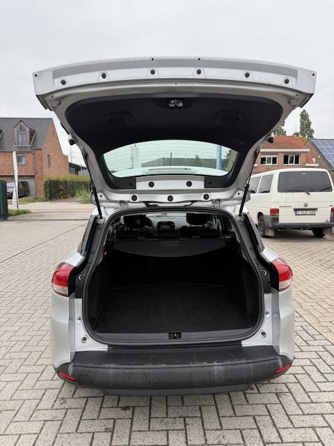 Vehicle Image 28