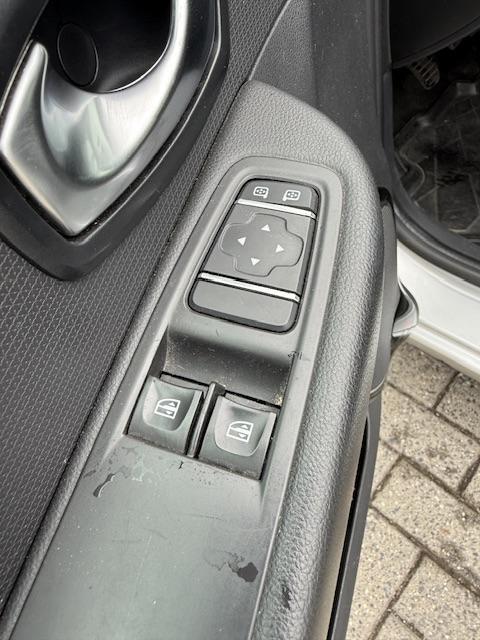 Vehicle Image 34