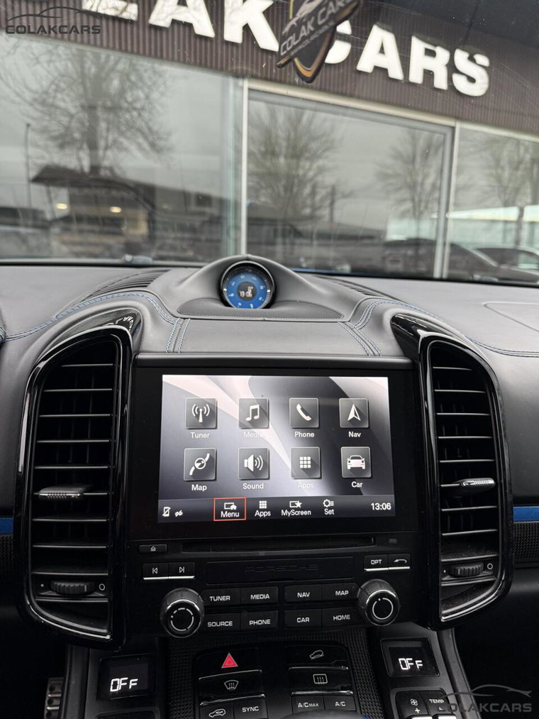 Vehicle Image 30