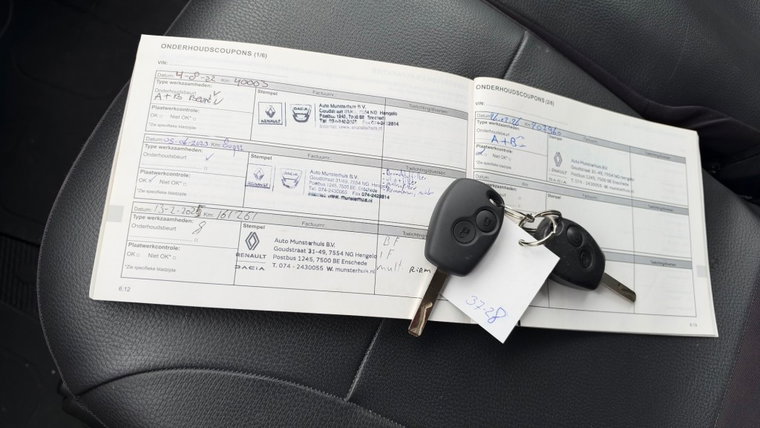 Vehicle Image 21