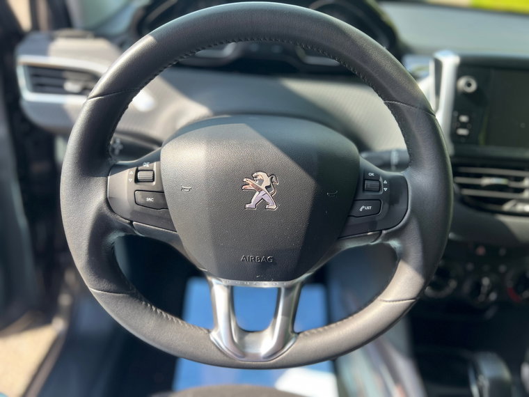 Vehicle Image 23