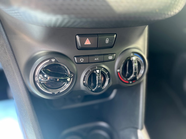 Vehicle Image 24