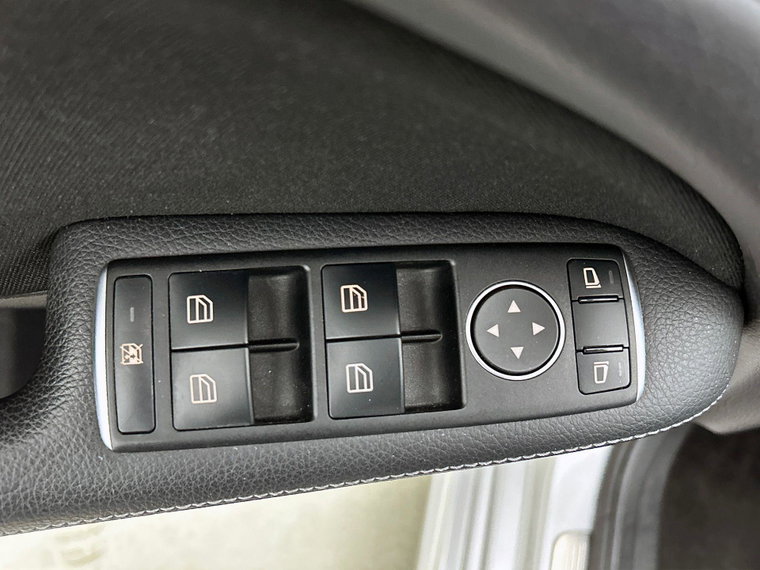 Vehicle Image 33