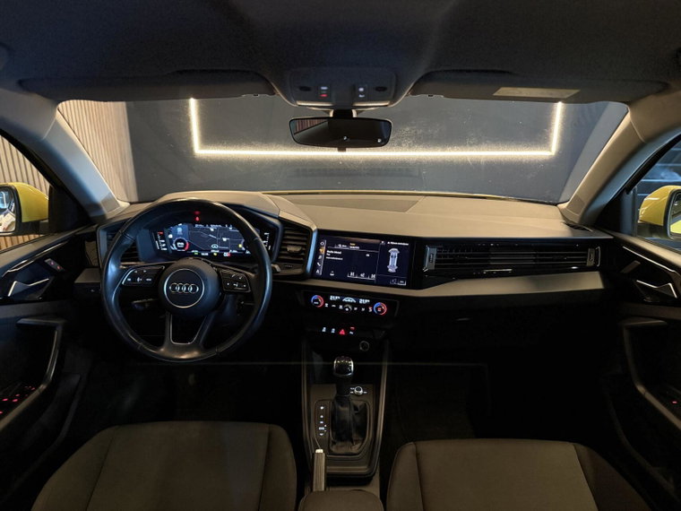 Vehicle Image 21