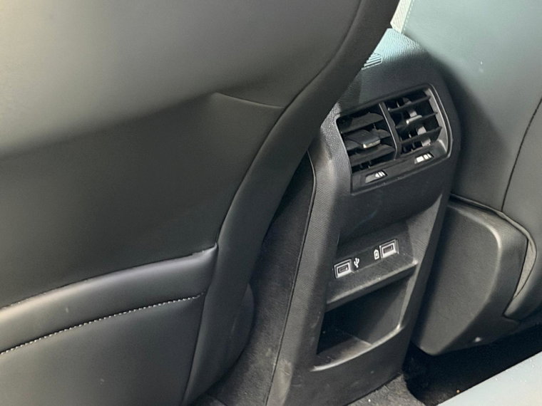 Vehicle Image 41