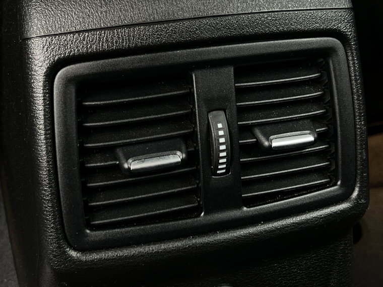 Vehicle Image 34