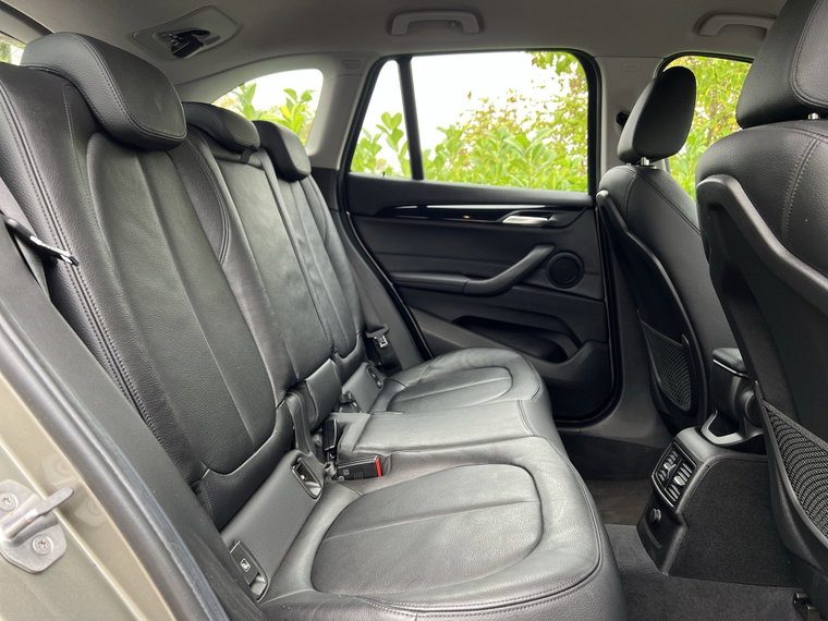 Vehicle Image 37