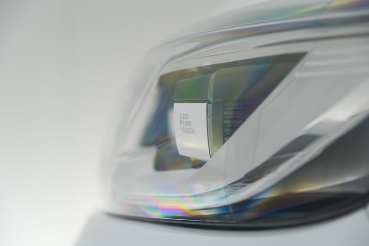 Vehicle Image 9