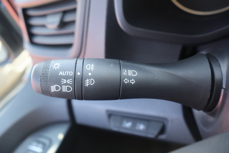 Vehicle Image 25
