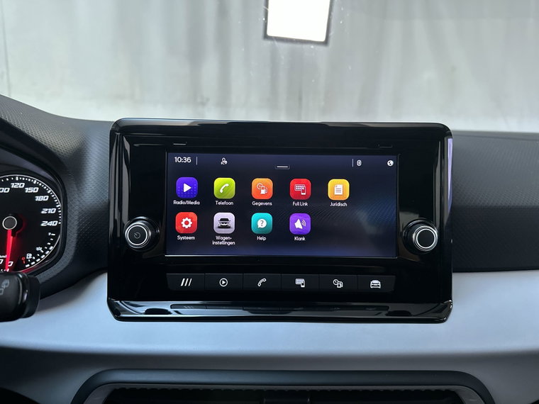 Vehicle Image 9