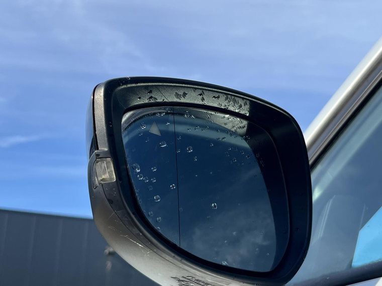 Vehicle Image 32