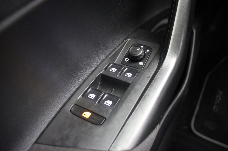 Vehicle Image 28