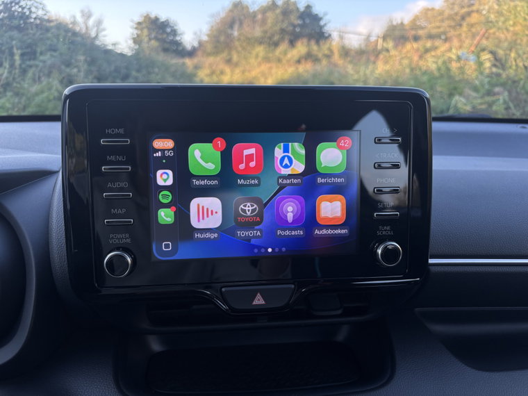 Vehicle Image 12