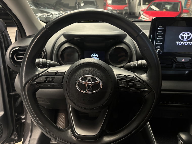 Vehicle Image 16