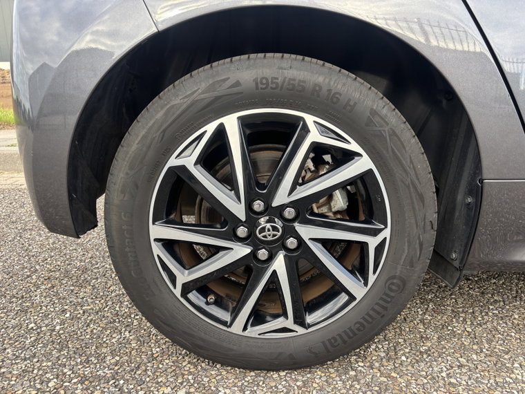 Vehicle Image 21