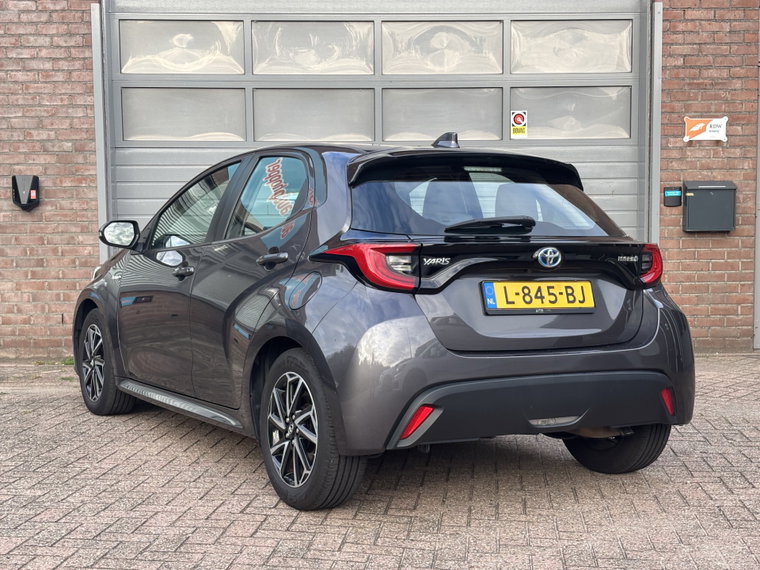 Vehicle Image 8