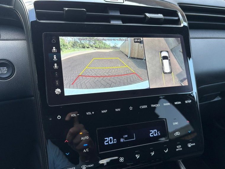 Vehicle Image 25