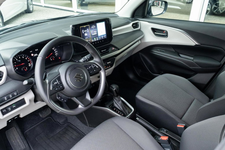 Vehicle Image 8