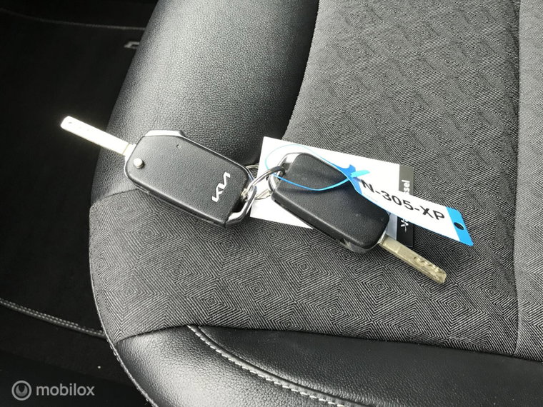 Vehicle Image 24