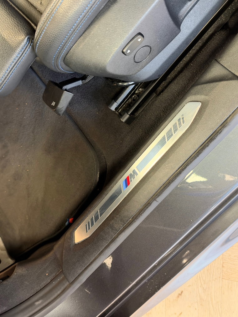 Vehicle Image 35