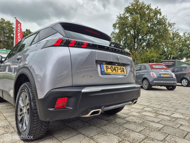 Vehicle Image 32