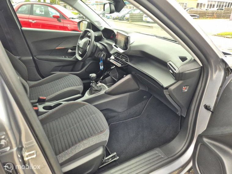 Vehicle Image 9