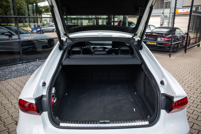 Vehicle Image 32