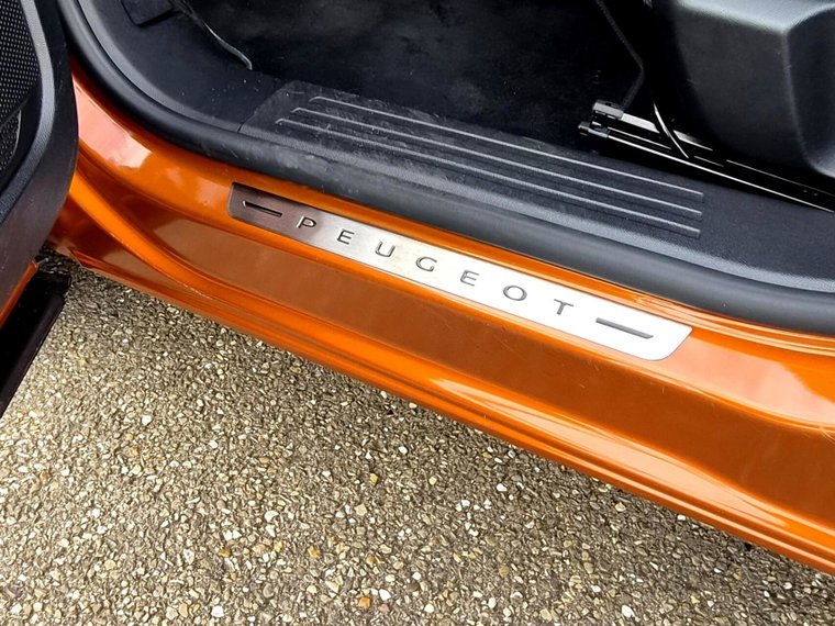Vehicle Image 35