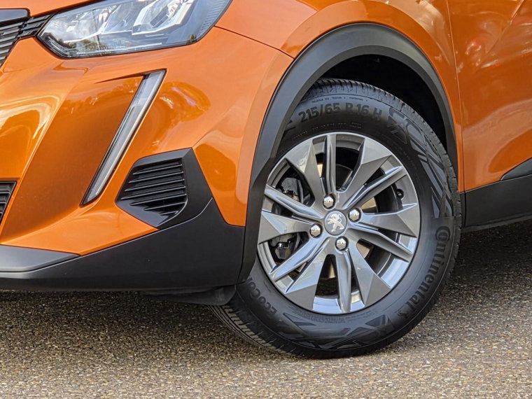 Vehicle Image 9