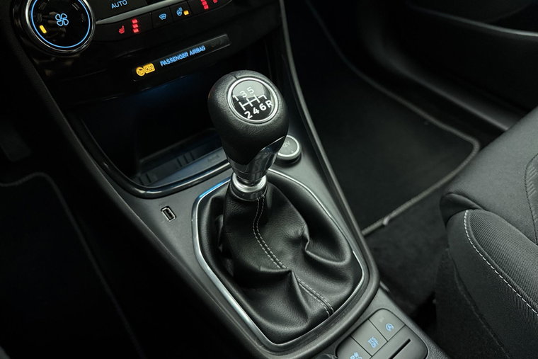 Vehicle Image 29