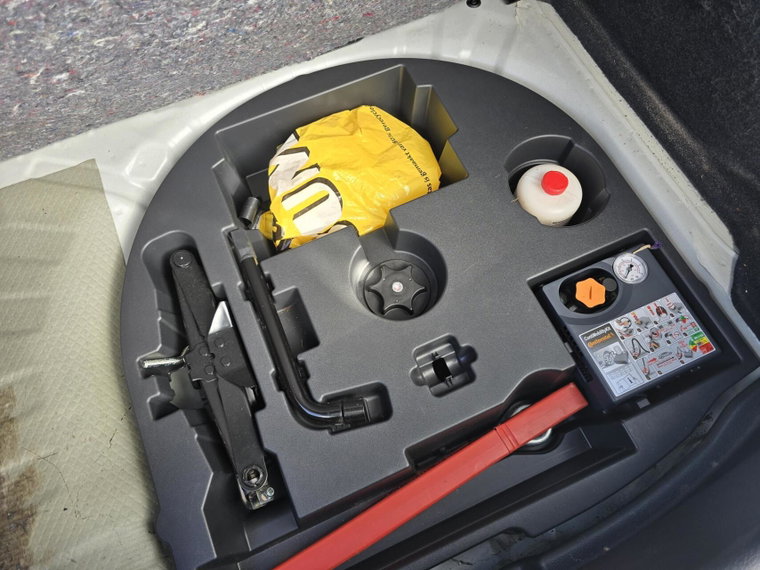 Vehicle Image 35