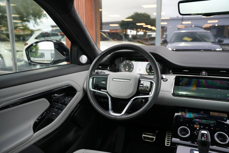 Vehicle Image 32