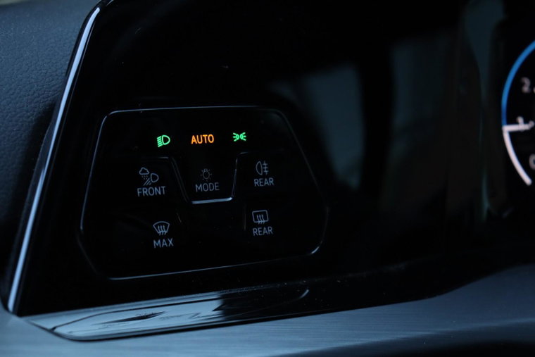 Vehicle Image 38