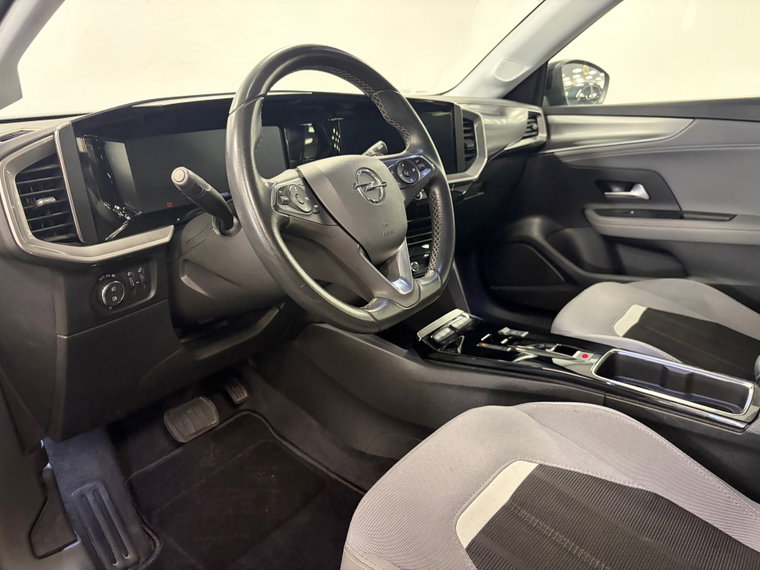 Vehicle Image 25