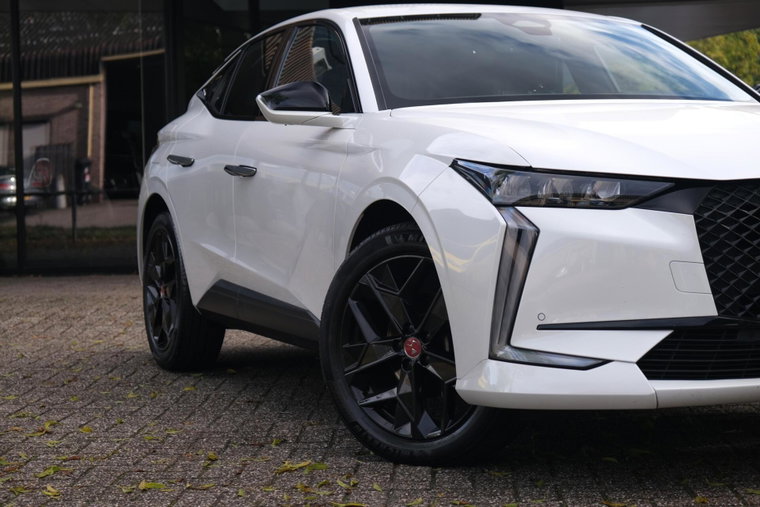 Vehicle Image 15