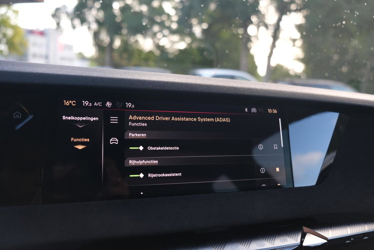 Vehicle Image 36