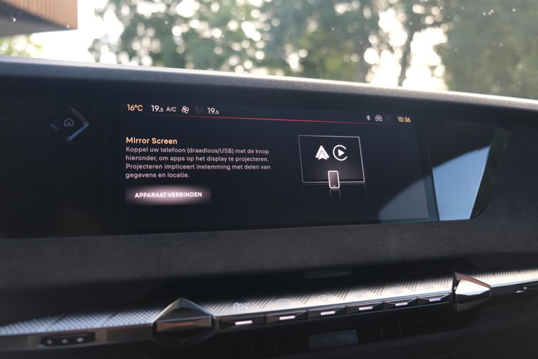 Vehicle Image 38