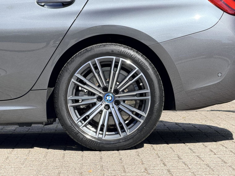 Vehicle Image 39