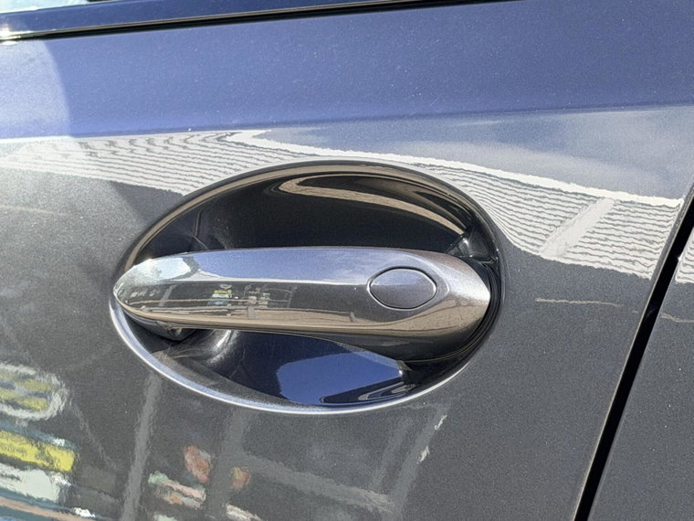 Vehicle Image 40