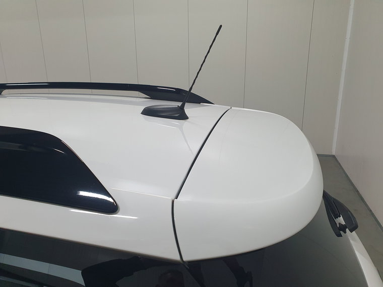 Vehicle Image 26