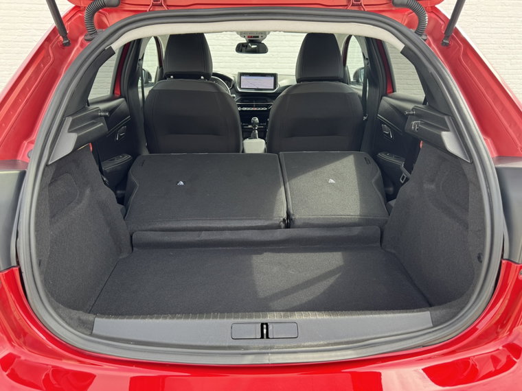 Vehicle Image 19