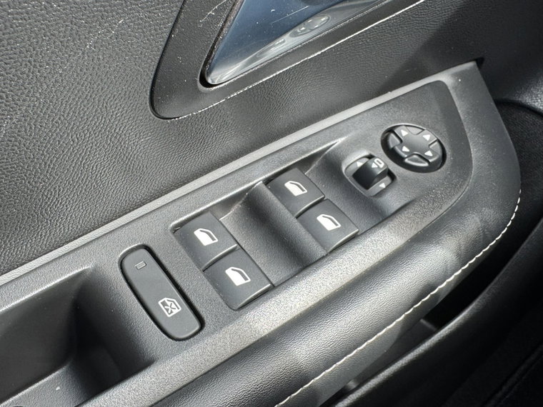 Vehicle Image 34