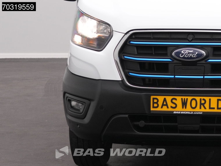 Vehicle Image 35