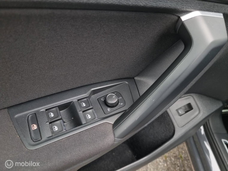 Vehicle Image 34
