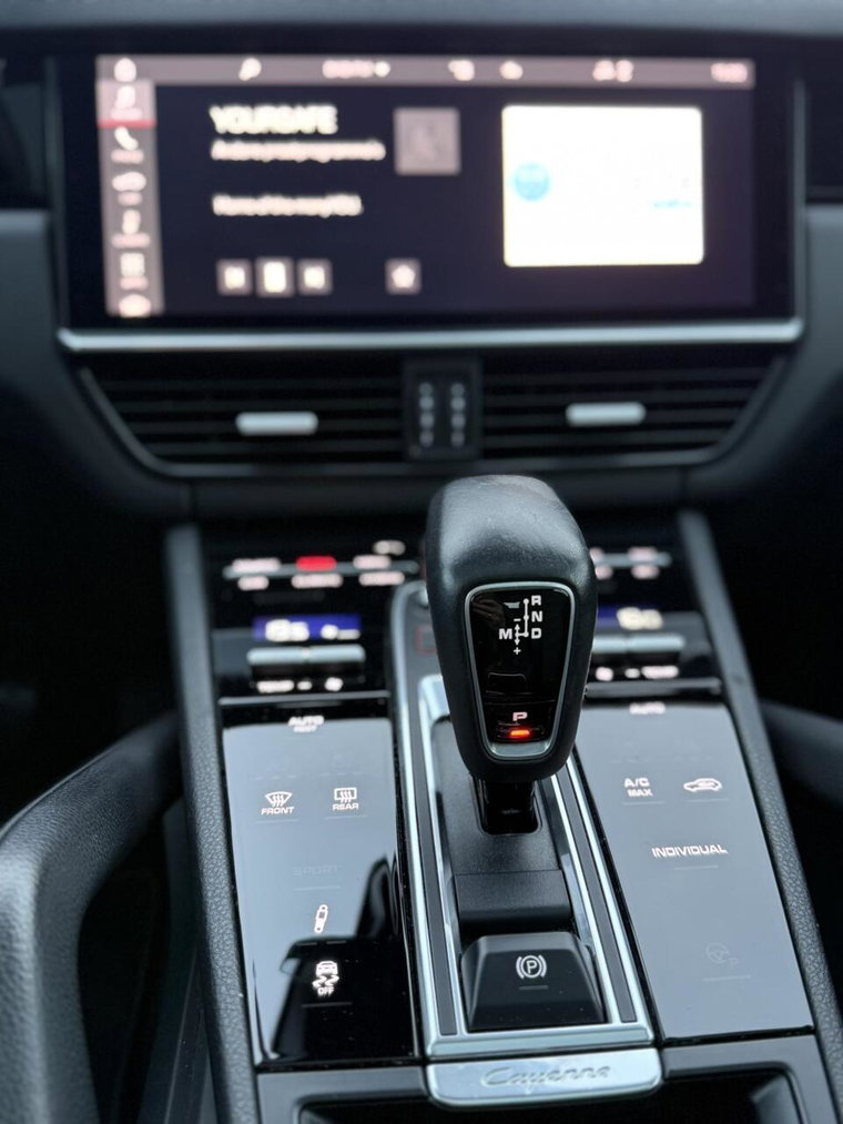 Vehicle Image 26